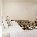 Authentic Village شقة *