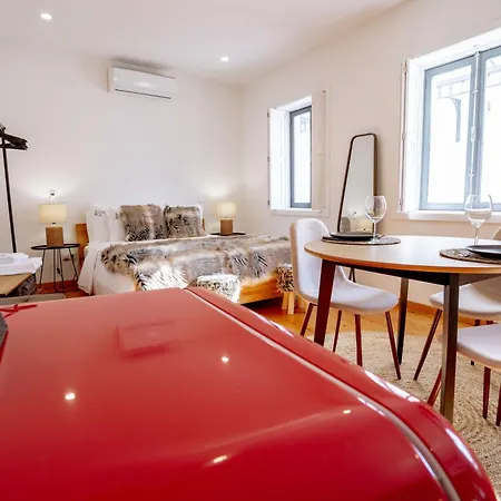 Authentic Village Apartment Porto